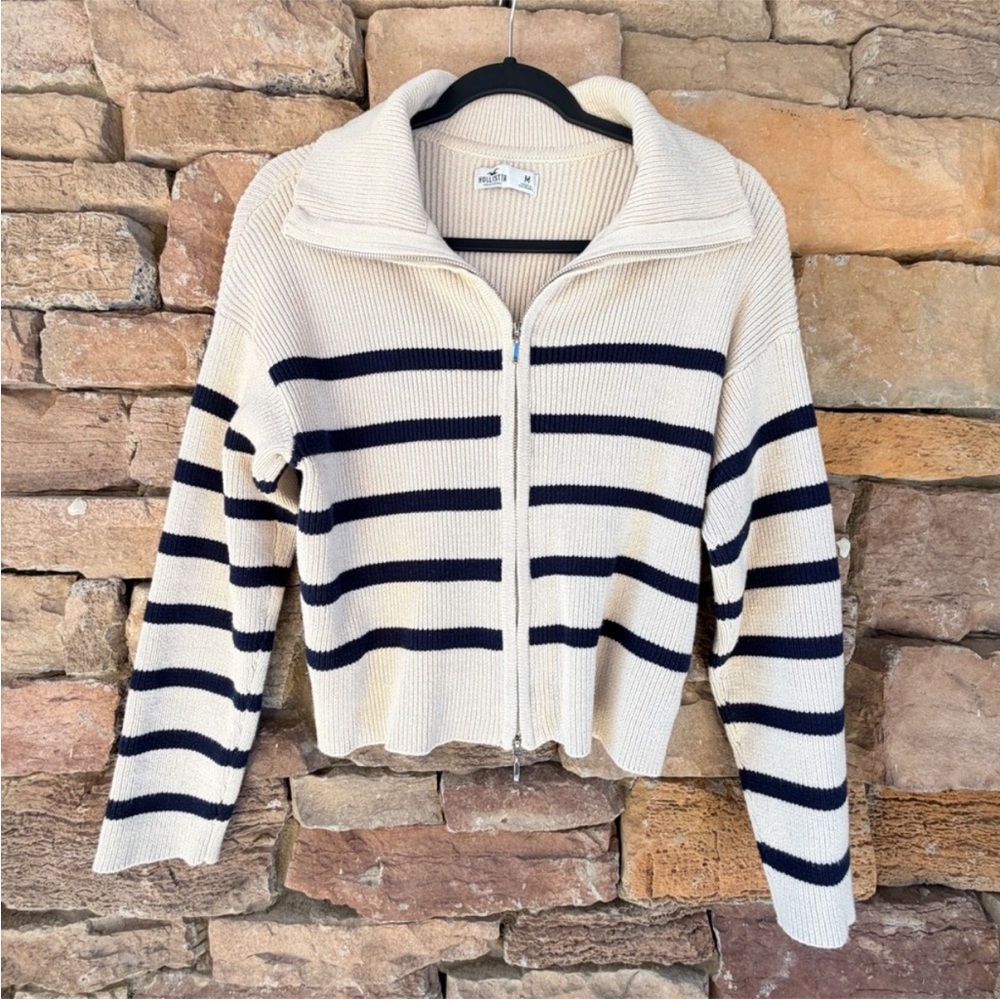 EUC Hollister M Women Cream Navy Blue Striped Ribbed Full Zip Sweater Cardigan